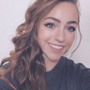 Meet your Posher, Kendra